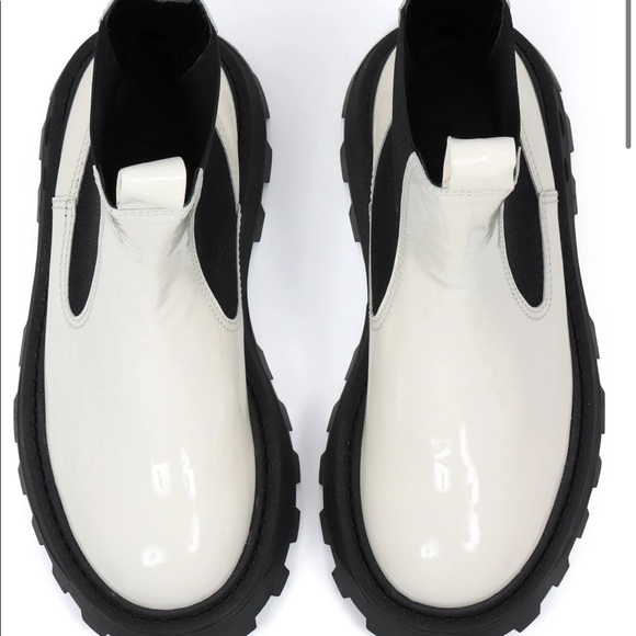 SIMON MILLER BOOT IN MACADAMIA PATENT 
SCRAMBLER - Picture 2 of 10